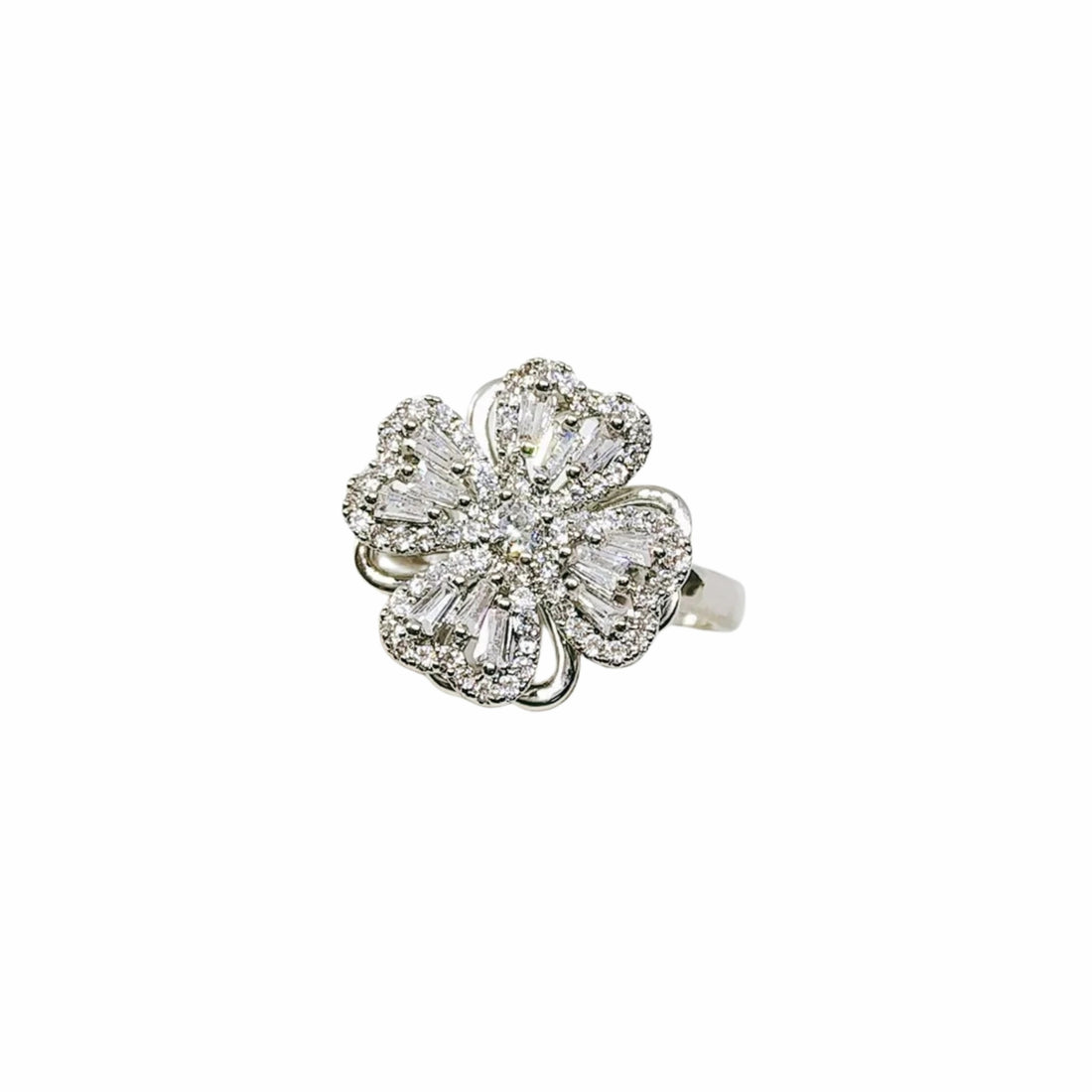 Rotatable Clover Ring